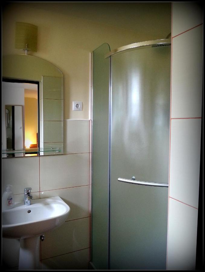 Cazare La Troita Hotel Codlea Room photo